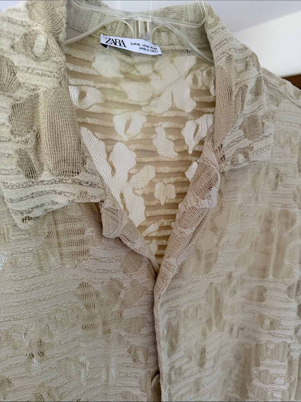 Zara men cream sheer textured button-down (runs on the L size)